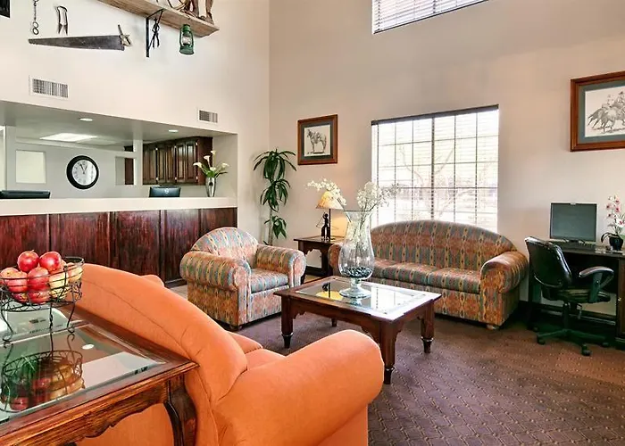 Western Superstition Springs Hotel 3*