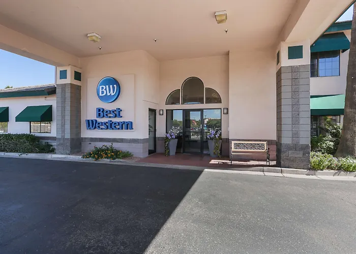 Hotel Western Superstition Springs 3*