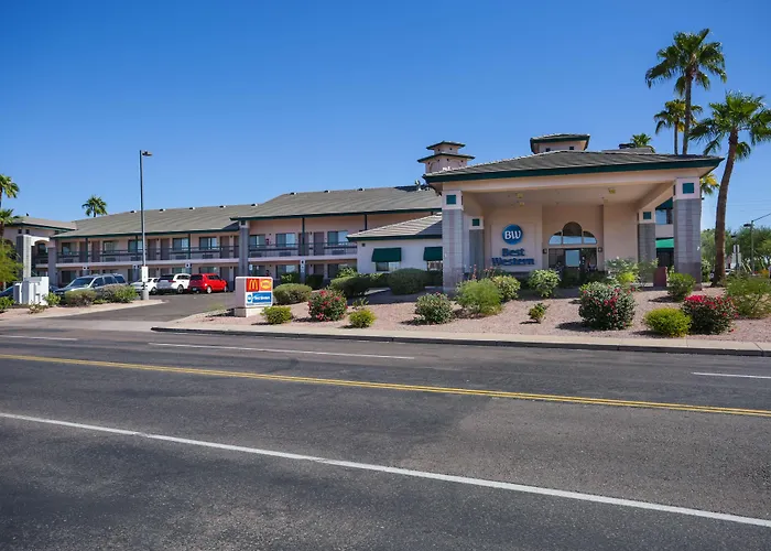 Hotel Western Superstition Springs 3*