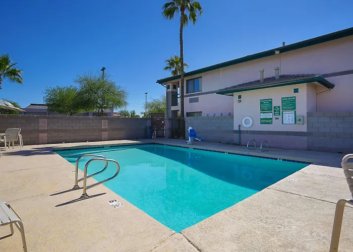 Western Superstition Springs Hotel 3*