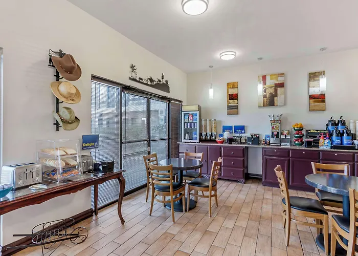Hotel Western Superstition Springs 3*