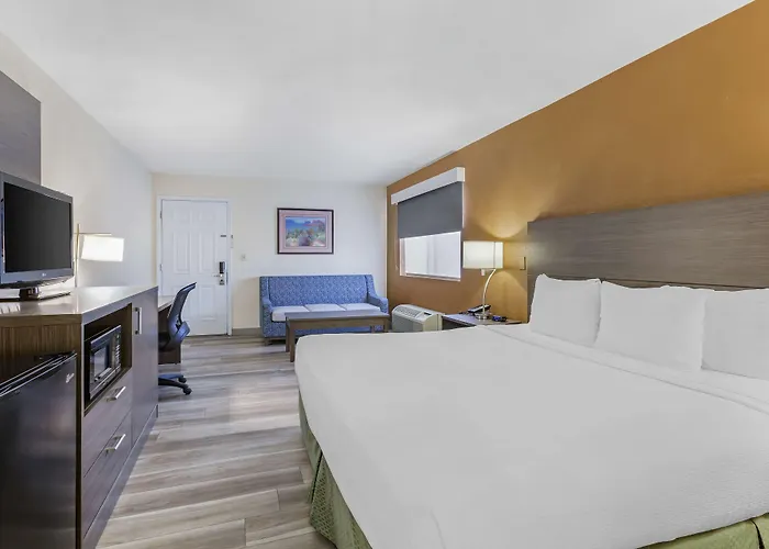 Western Superstition Springs 3*