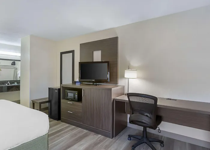 Western Superstition Springs Hotel 3*
