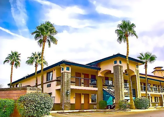 Western Superstition Springs Hotel 3*