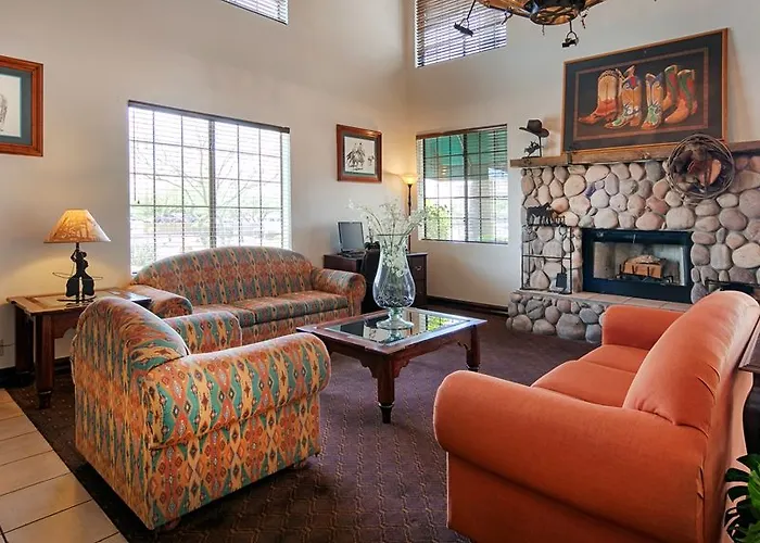 Western Superstition Springs Hotel 3*